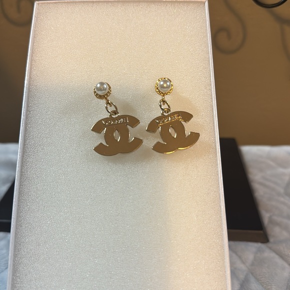 Pink Zipper Pull Charm Earrings With Stamp On Back - Picture 3 of 6